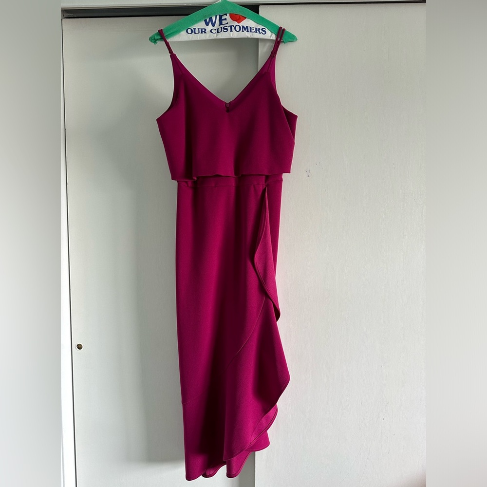 Gorgeous flattering dress!